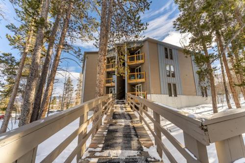 Treehouse #301, Building A by Summit County Mountain Retreats