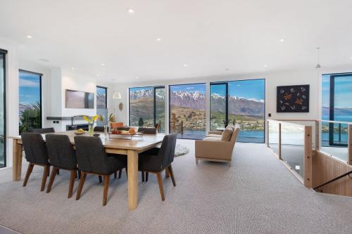 Luxury Lake View Retreat with Hot Tub - image 4
