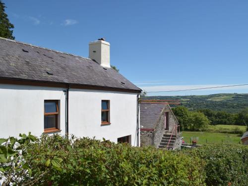 B&B Pontyates - Ty Celyn Farmhouse - Bed and Breakfast Pontyates