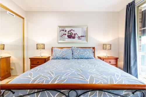 The Bay House 48 Government Road Shoal Bay Ducted air conditioning 5 bedroom holiday home with Wi Fi Foxtel - image 2