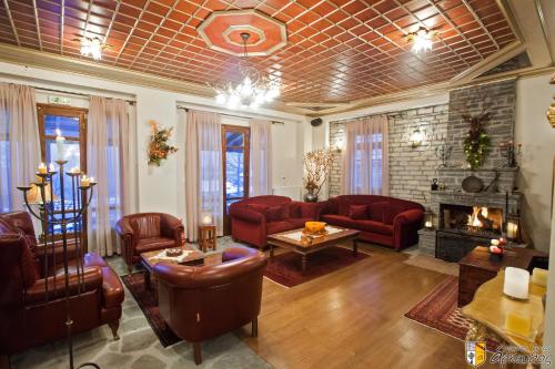 Létesítmények, Arkefthos Mountain Hotel in Papingo városközpont
