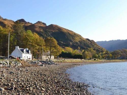 Exterior view, Shore Cottage in Arnisdale