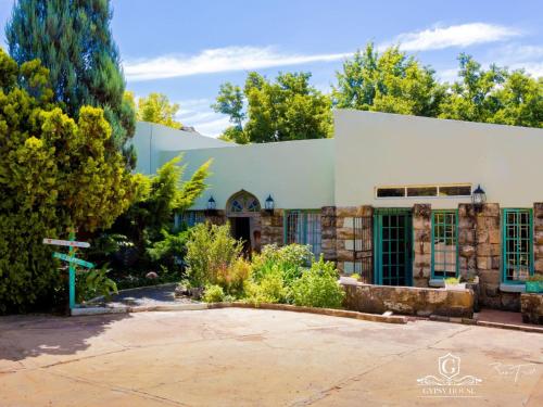 Gypsy Wagons and Vans, Clarens