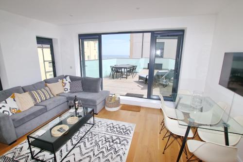 Modern holiday home in Worthing with sea view – khách sạn tại Heene