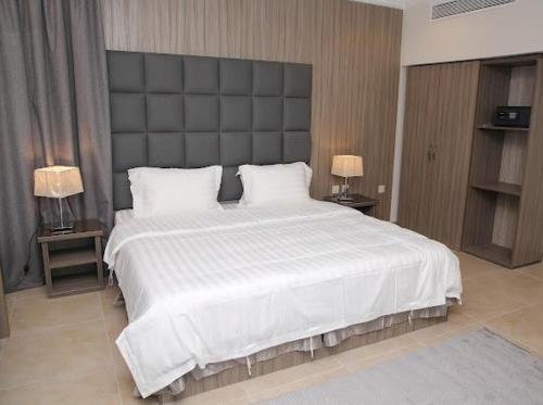 Al Raha Apartment Hotel