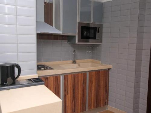 Al Raha Apartment Hotel - image 2