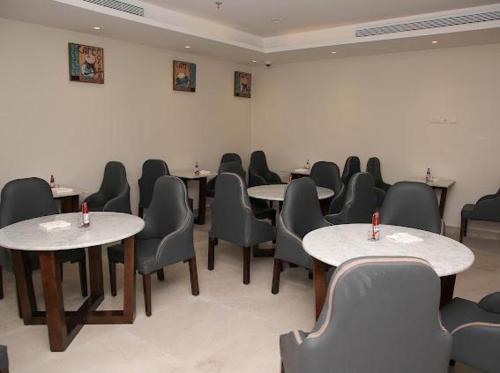 Al Raha Apartment Hotel