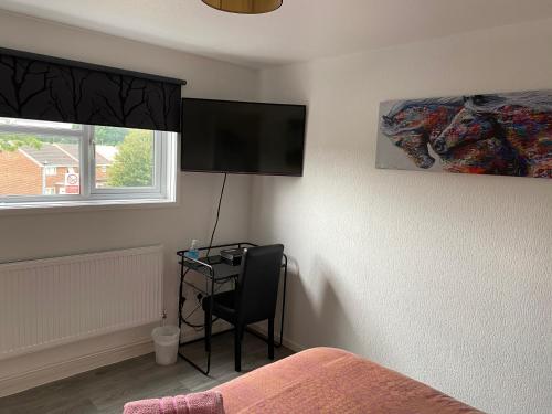 Quiet, spacious double bedroom!, Peterborough (photo 10)