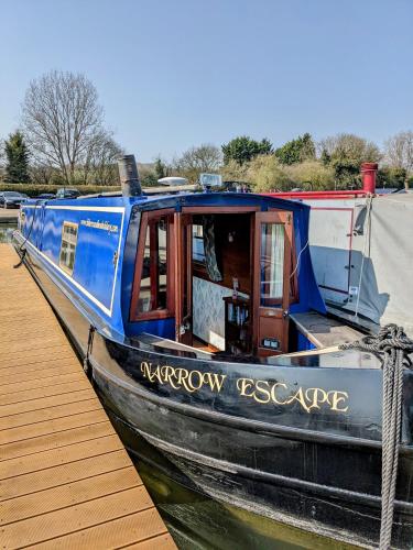 Narrow Escape - 50ft Boat on the Grand Union Canal, near Tring