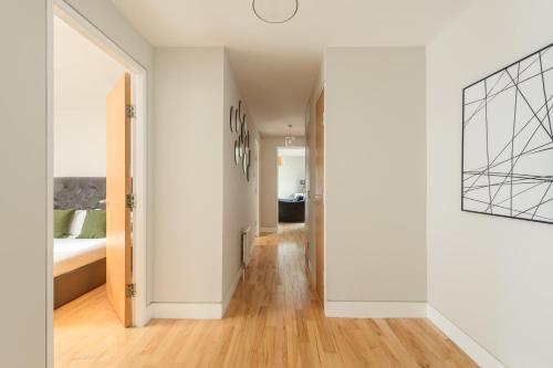 Picture of Modern Mews Apartment - New Town