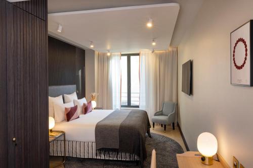 Superior Double Room image 10