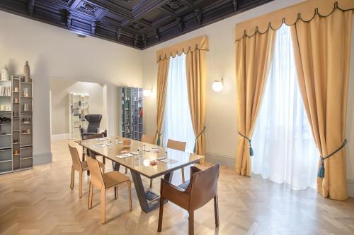 393895534 Hotel Indigo Milan - Corso Monforte by IHG