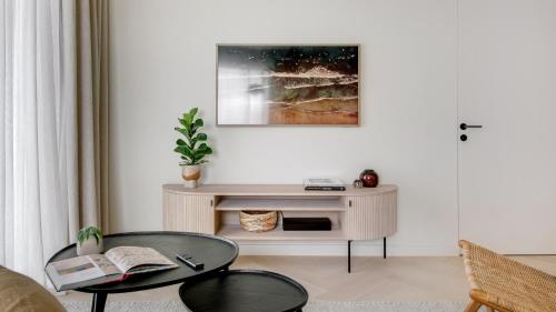 #stayhere - Brand New Unique Designer 1BDR in Trendy Neighbourhood, Vilnius (foto 5)