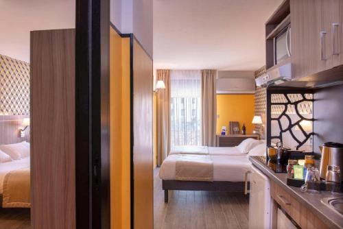 Unique Hôtel & Résidence in Saint-Raphael City Center