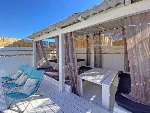 Fridays Flats Casa Rosa Villa with Pool - image 7