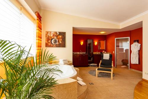 Suite with Hot Tub