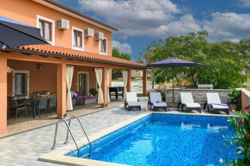 Four-Bedroom Holiday Home
