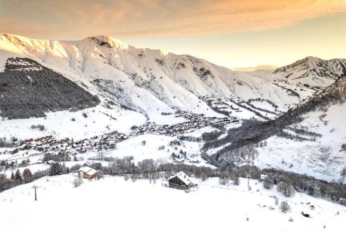 Les Cedres - Hotel - Restaurants - Spa Saint-Jean-de-Maurienne