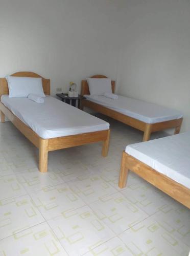 Pescador View - Beach Resort & Restaurant Room Type - Triple Room with Bathroom