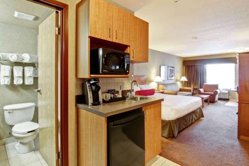 Deluxe King Room - Non-Smoking