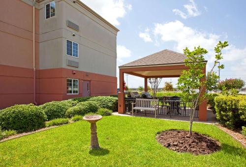 Sonesta Simply Suites Houston W Beltway – Houston, TX
