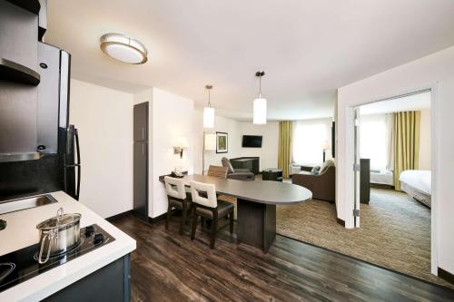 Sonesta Simply Suites Houston W Beltway – Houston, TX