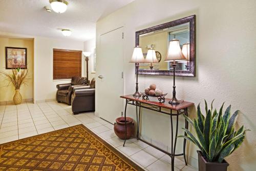 Sonesta Simply Suites Knoxville