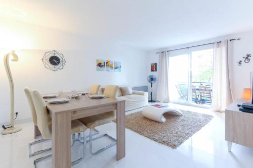 2BR Modern apartment with 2 terraces pool tennis and parking - BENAKEY - Location saisonnière - Mougins