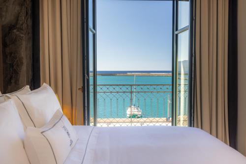 Grand Hotel Kalamata - image 2