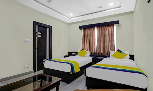 Standard Double Room image 9