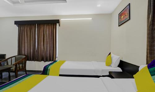 Deluxe Double Room image 10