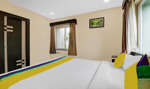 Deluxe Double Room image 3
