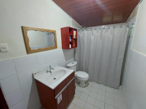 Bathroom, Alla Arriba in Suchitoto