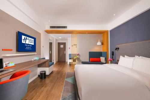 room detail thumbnail 1