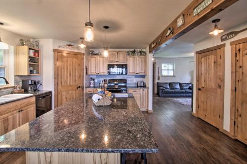 Shawano Lake Getaway - Walk to Boat Launch! - image 7