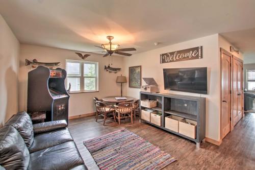 Shawano Lake Getaway - Walk to Boat Launch! - image 6