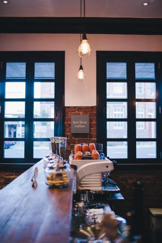 ห้องอาหาร, The Commercial Boutique Hotel in เทนเทอร์ฟิวด์