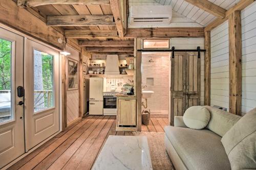 Luxe Mountain Treehouse Spacious Deck and View - Apartment - Clayton