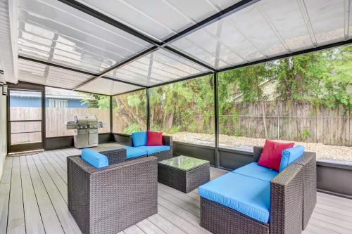 Sarasota Home with Screened Porch, Walk To Zoo! in Sarasota, USA