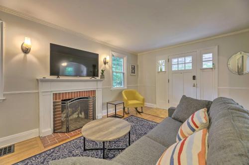Charming Cincinnati Home Less Than 10 Mi to Downtown! in Blue Ash, USA