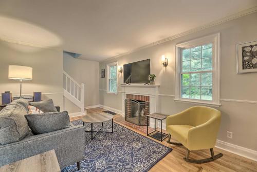Charming Cincinnati Home Less Than 10 Mi to Downtown! in Blue Ash, USA