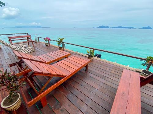 balkon/taras, Pavalintang Resort in Pulau Bum Bum