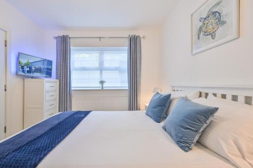 Two-Bedroom Apartment image 7