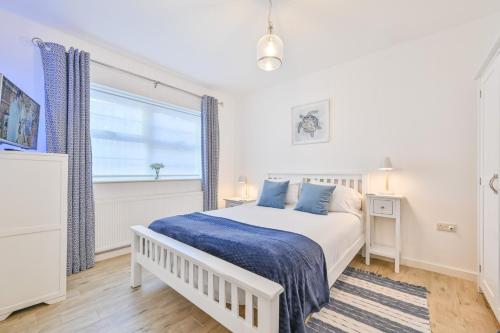 Two-Bedroom Apartment image 4