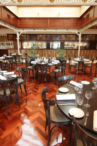 Restaurant, Largs Pier Hotel in Port Adelaide