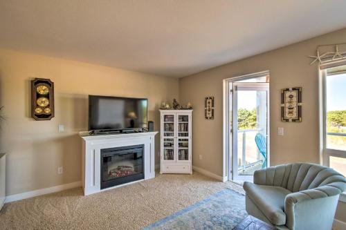 Westport Condo with Saltwater Pool Steps to Beach!