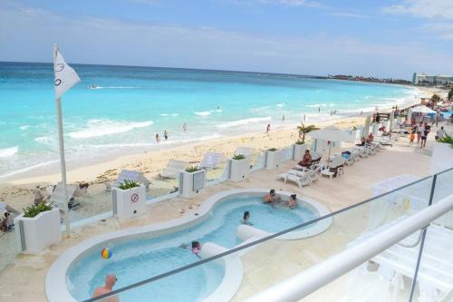 Frente al mar, increíble vista, nuevo estudio 1 C, Cancún (Foto 6)