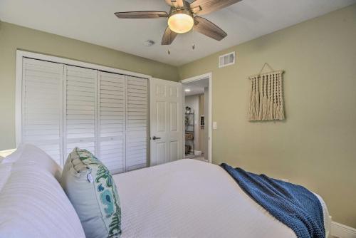Cozy Sarasota Retreat - 3 Blocks to Coast! - main image