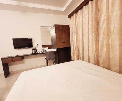 Deluxe Room room in HOTEL PARK RAAMA