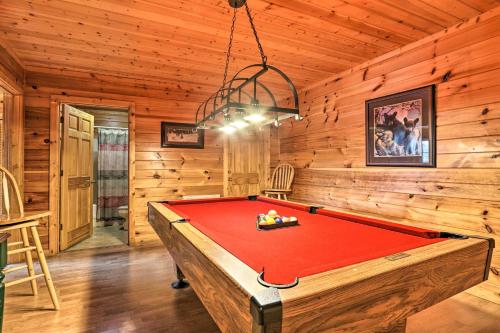 Scenic Sevierville Cabin Hot Tub, Panoramic Views